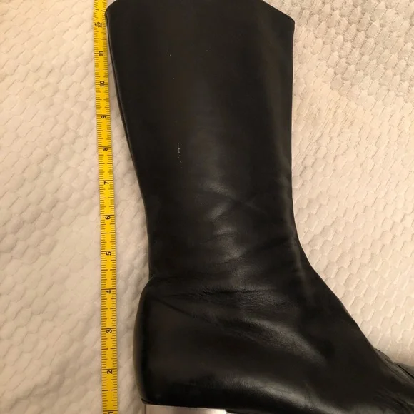 Authentic Chanel black leather boots 35.5 - Picture 8 of 12
